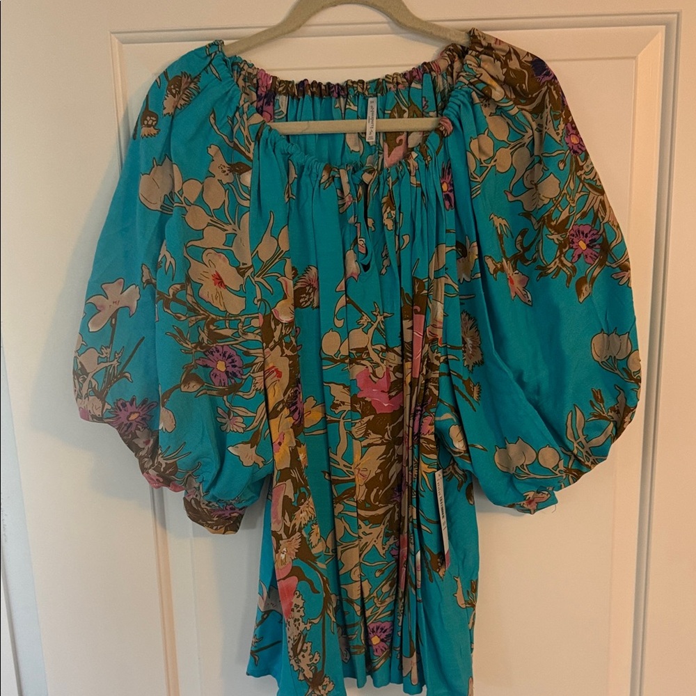Passport NWT Teal Floral Women's Blouse